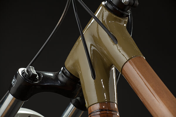 Detalle cableado interno cuadro de bambú Malón Bikes